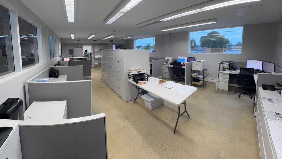 More Photos Of 8600 NW 36th Ave, Miami Manufacturing For Lease