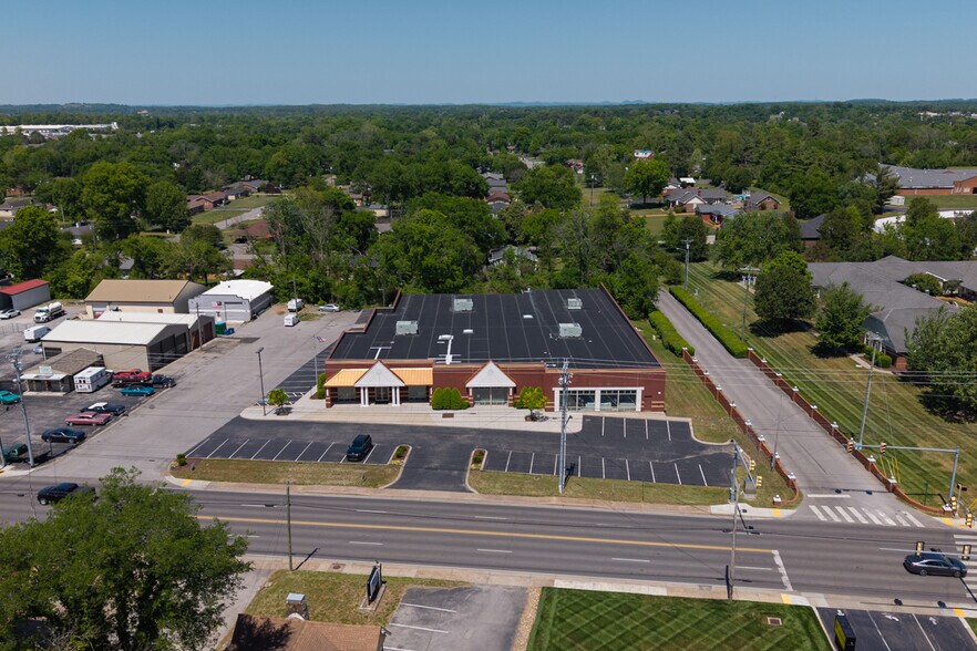 More Photos Of 907 W Main St, Lebanon Storefront Retail Office For Lease