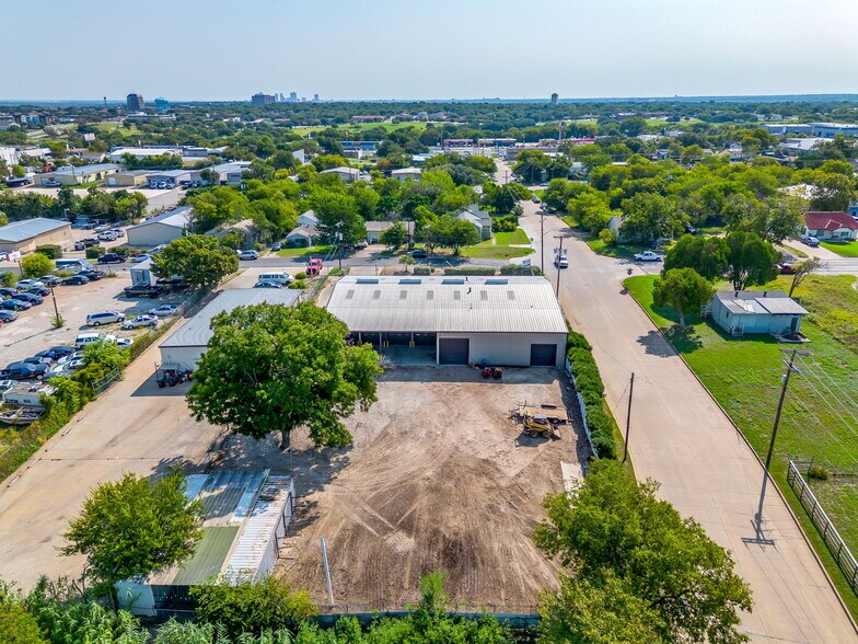 More Photos Of 3040 Ramona Dr, Fort Worth Research And Development For Lease