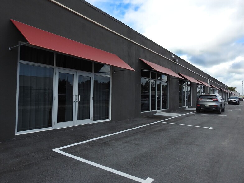 Primary Photo Of 370 NE 75th St, Miami Showroom For Lease