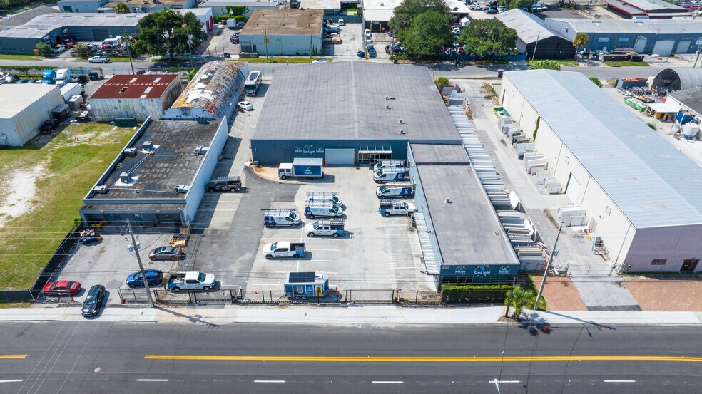 More Photos Of 1106 W Central Blvd, Orlando Warehouse For Sale