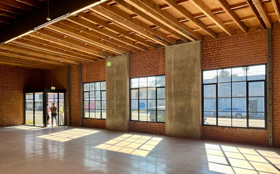 More Photos Of 4005 W Jefferson Blvd, Los Angeles Loft Creative Space For Lease
