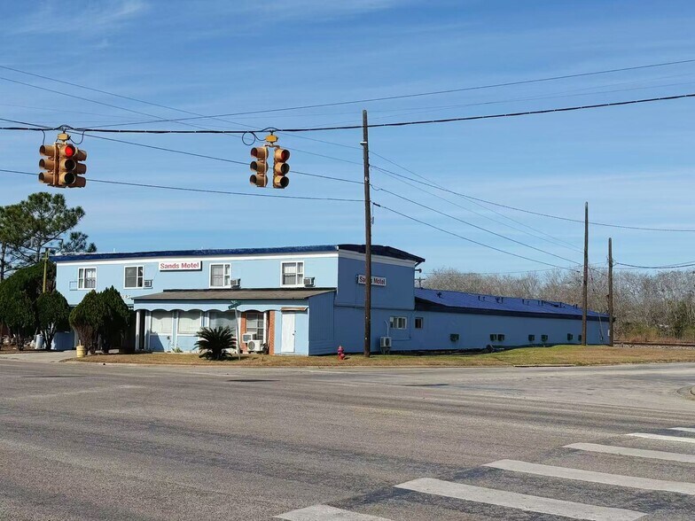 More Photos Of 1207 W Main St, Port Lavaca Hotel For Sale