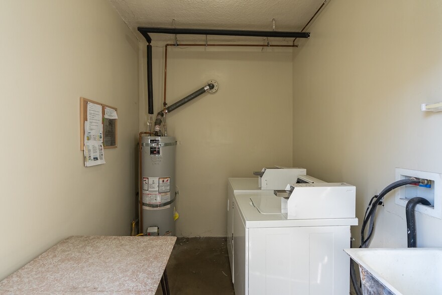 More Photos Of 827 18th St, Santa Monica Apartments For Sale