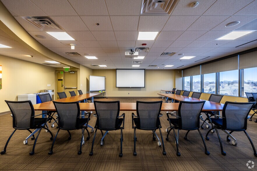 More Photos Of 2120 S 72nd St, Omaha Office For Sale