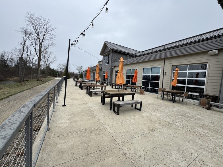 More Photos Of 20390 N M 52, Chelsea Restaurant For Lease