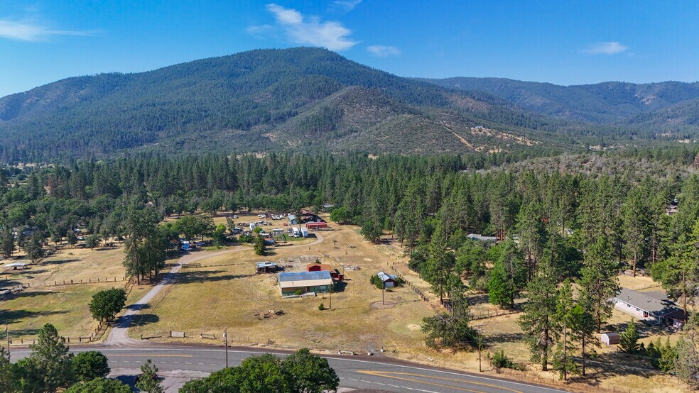 More Photos Of 5331 Easy St, Yreka General Retail For Sale