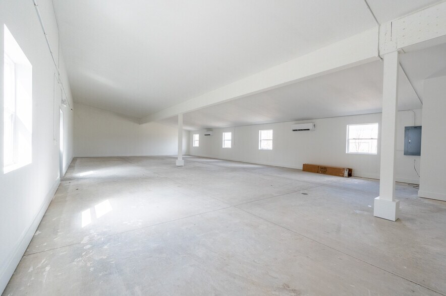 More Photos Of 255 Garden Dr, Bozeman Flex For Lease