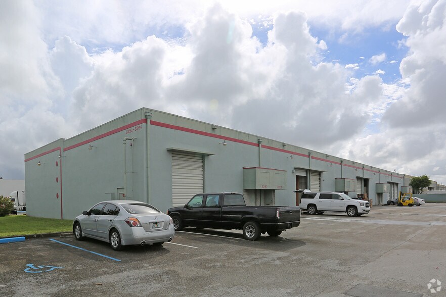 Primary Photo Of 8252-8278 NW 70th St, Miami Warehouse For Lease