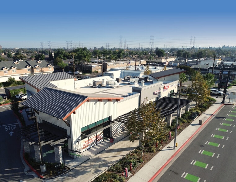 More Photos Of 17684 Bellflower Blvd, Bellflower Restaurant For Sale