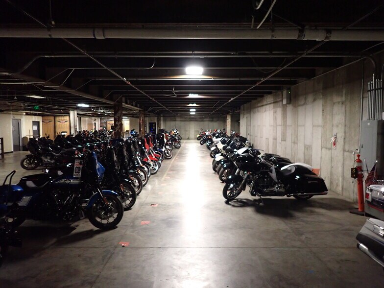 More Photos Of 555 S Geneva Rd, Lindon Freestanding For Sale