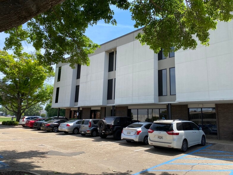 More Photos Of 3007 Knight St, Shreveport Office For Lease