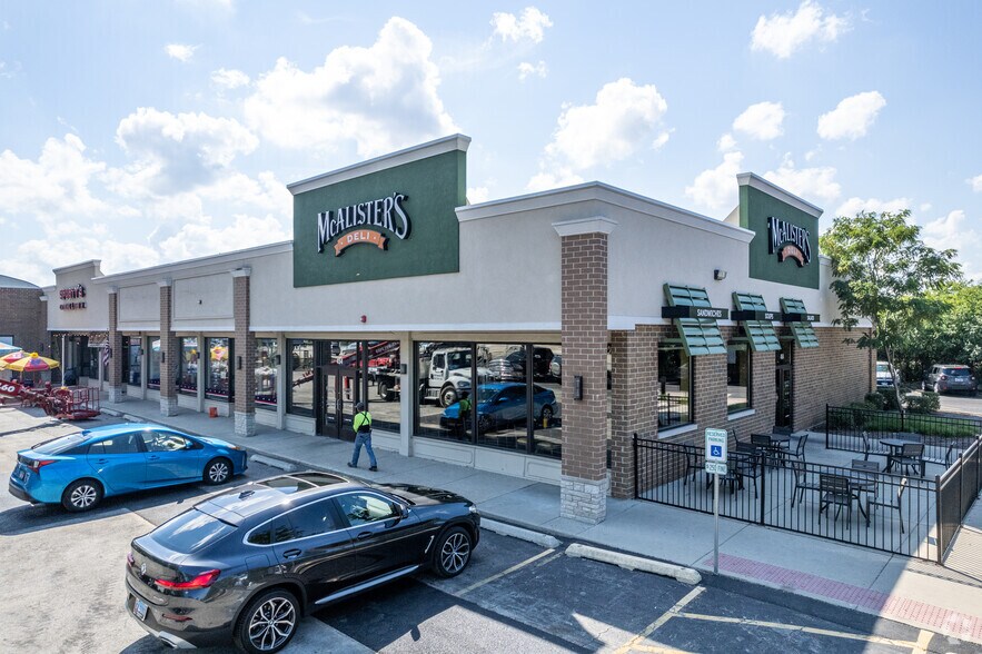 More Photos Of 440-450 Army Trail Rd, Bloomingdale Freestanding For Lease