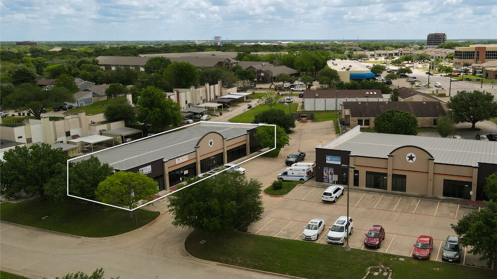 Primary Photo Of 2304-2314 De Lee St, Bryan Medical For Sale