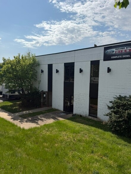 More Photos Of 9101 Industry Dr, Manassas Park Warehouse For Sale