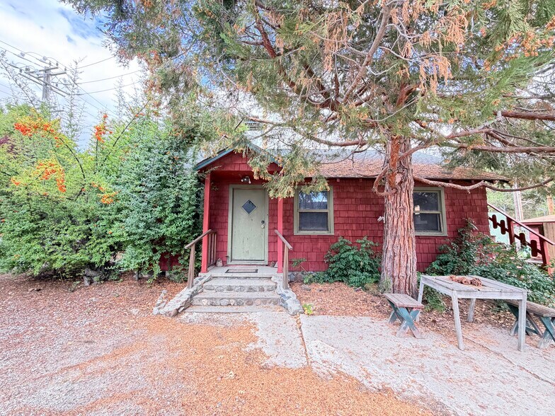 More Photos Of 54225 Pine Crest, Idyllwild-Pine Cove General Retail For Sale