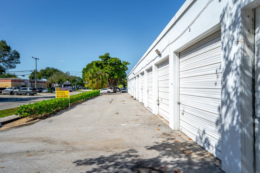 More Photos Of 2411-2451 NW 1st Ave, Boca Raton Self Storage For Lease