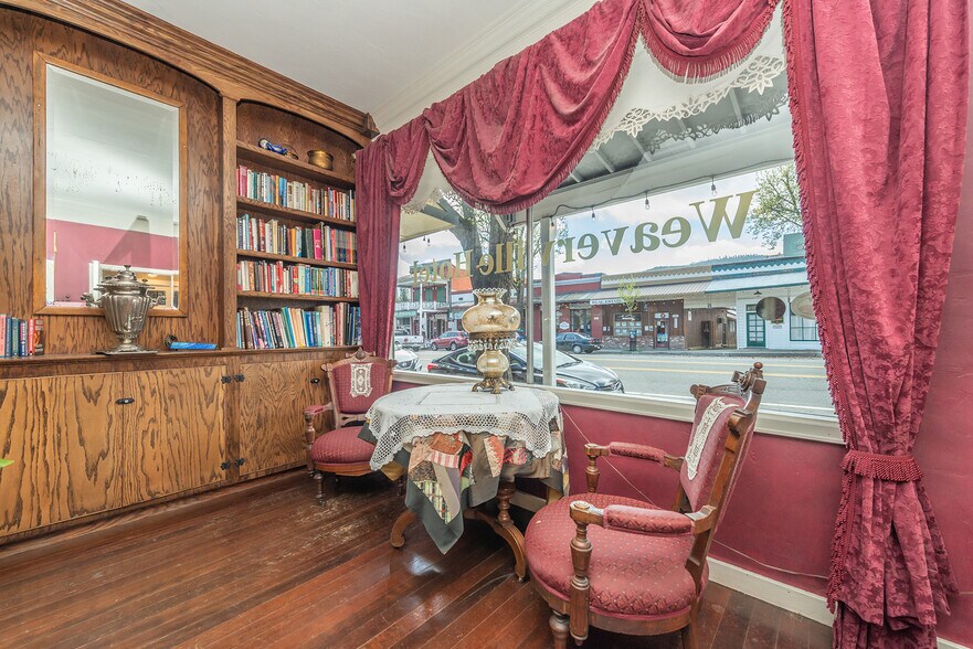 More Photos Of 481 Main St, Weaverville Hotel For Sale