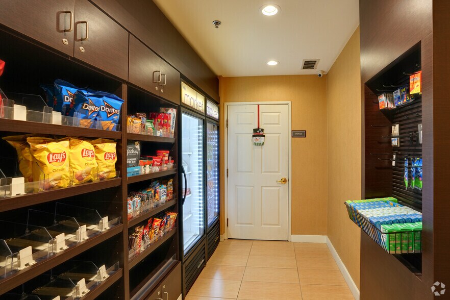 More Photos Of 8018 Delaware Pl, Merrillville Hotel For Sale