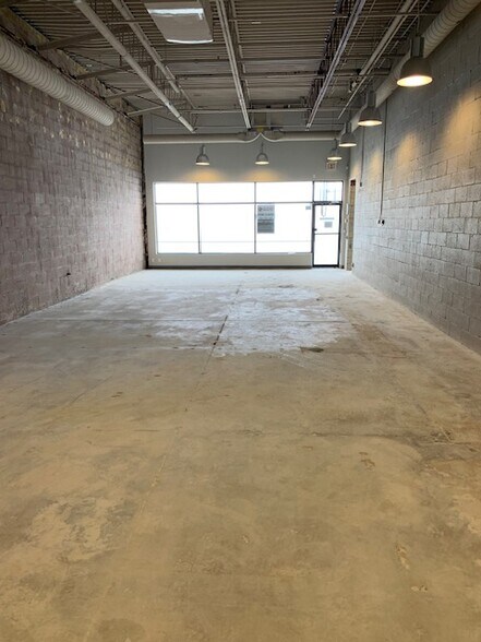 More Photos Of 2721 Markham Rd, Toronto Showroom For Sale