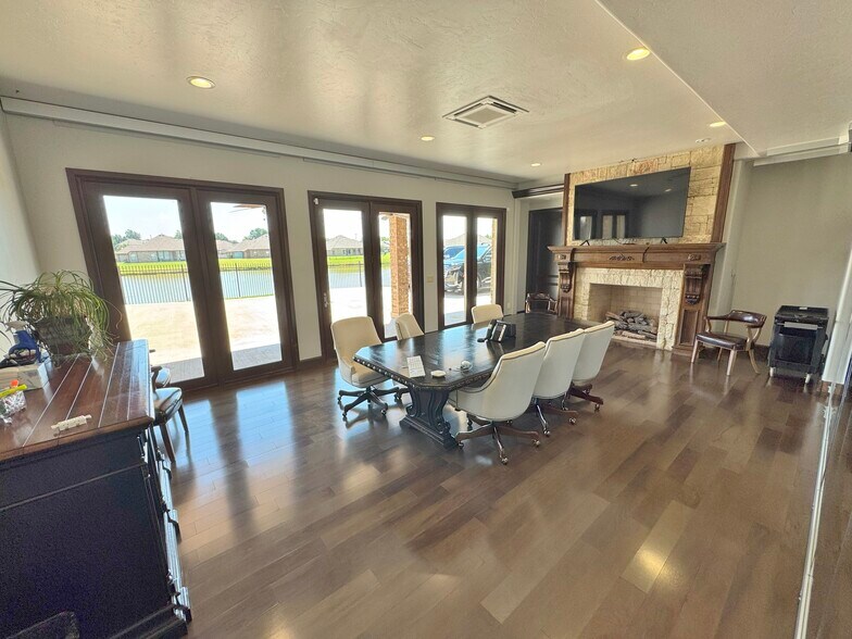 More Photos Of 9600 S May Ave, Oklahoma City Office Residential For Sale