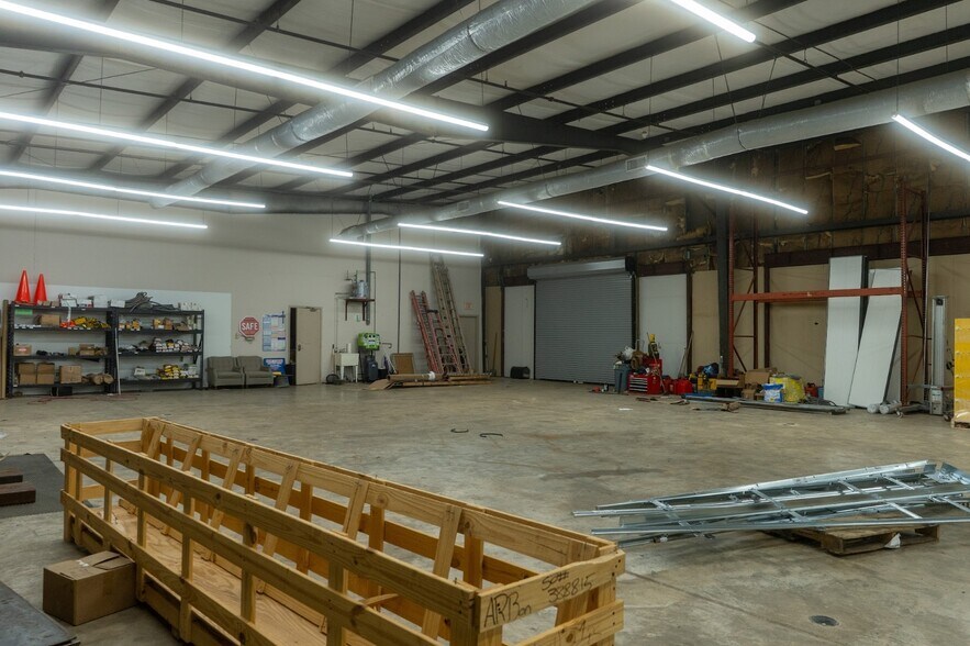 More Photos Of 207 Park Ct, Ridgeland Warehouse For Lease