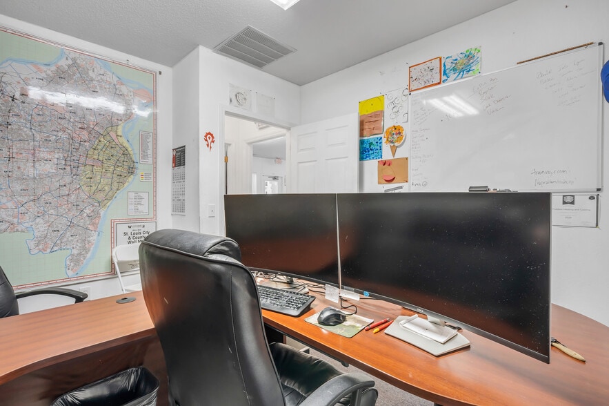 More Photos Of 1565 Kisker Rd, Saint Charles Office For Sale