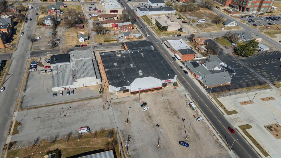 More Photos Of 121 S Sprigg St, Cape Girardeau Supermarket For Sale