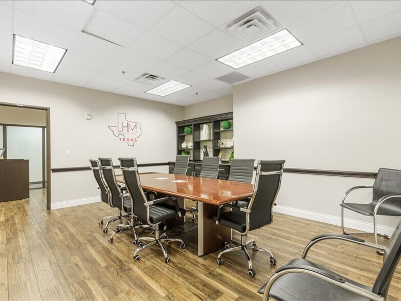 More Photos Of 4101 William D Tate Ave, Grapevine Office For Lease