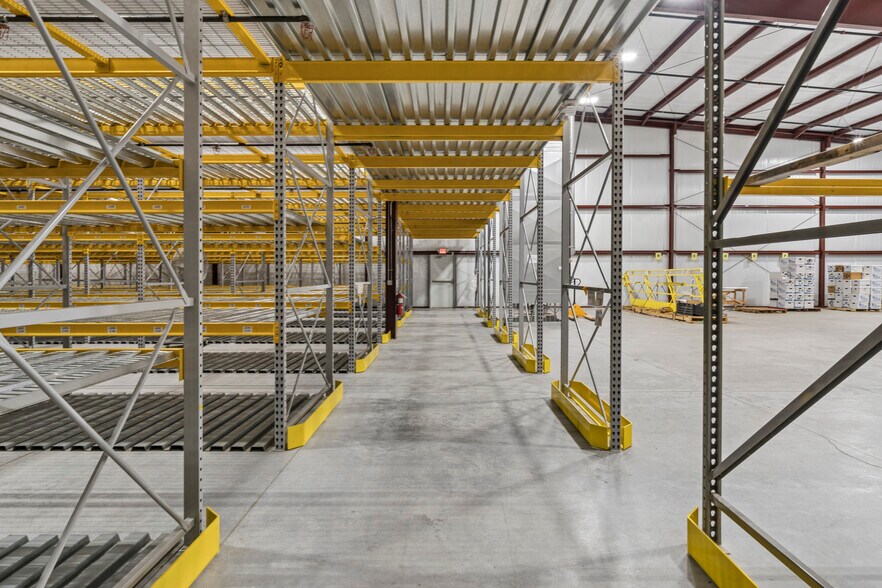 More Photos Of 2200 E Fairview Ave, Johnson City Warehouse For Sale