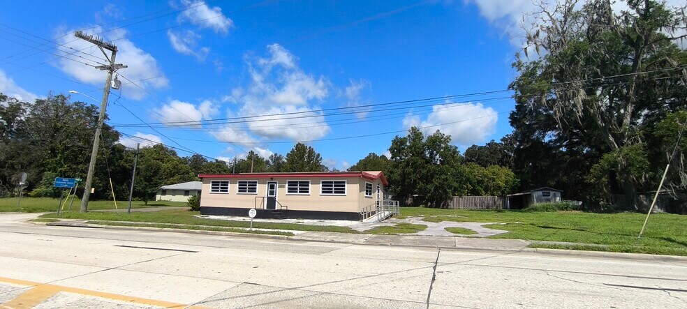 More Photos Of 14610 Kennard St, Waldo Freestanding For Sale