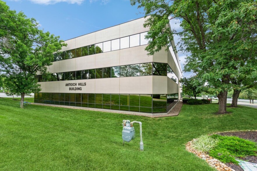 More Photos Of 8800 W 75th St, Merriam Medical For Lease