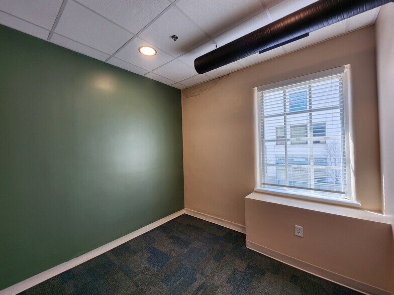 More Photos Of 221 N 6th St, Lafayette Office Residential For Lease