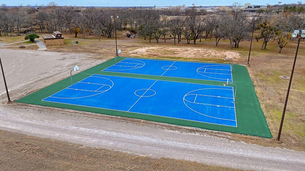 More Photos Of 400 W Martin Luther King Blvd, Duncan Sports And Entertainment For Sale