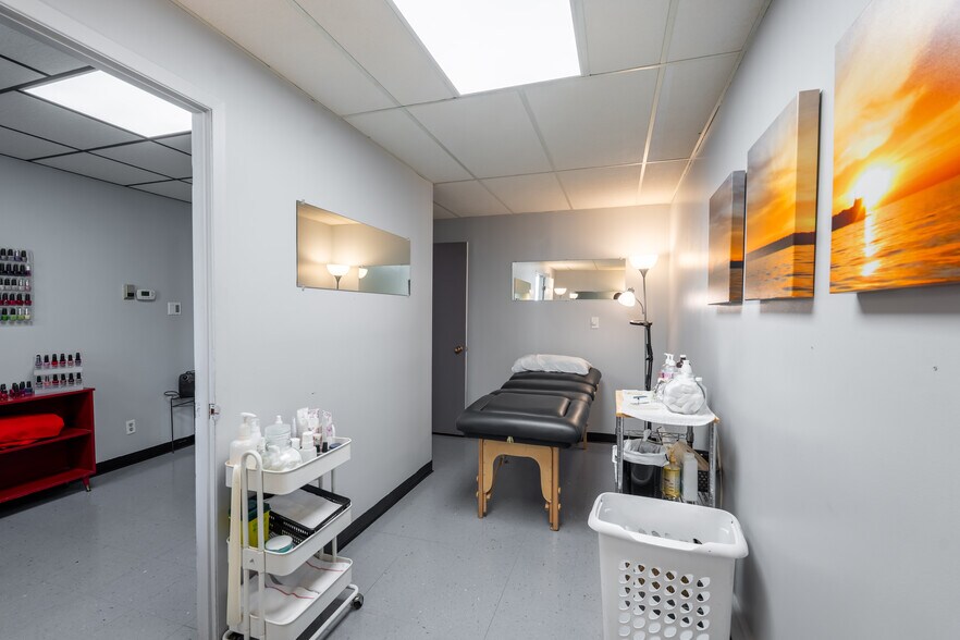 More Photos Of 219 Lochiel St, Sarnia General Retail For Sale