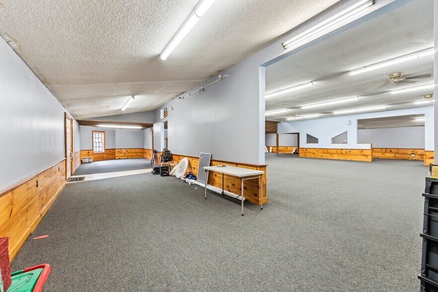 More Photos Of 680 Maine Ave, Farmingdale Storefront Retail Office For Lease