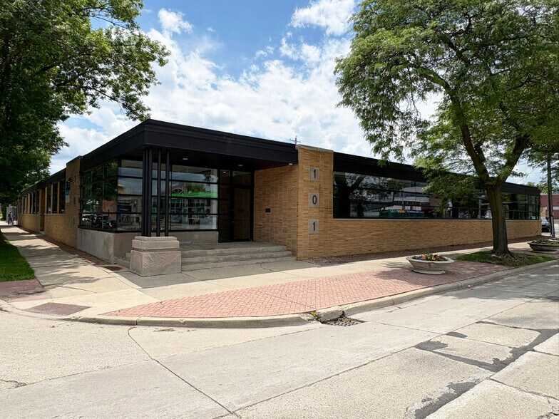 Primary Photo Of 101 W Capitol Dr, Milwaukee Warehouse For Sale