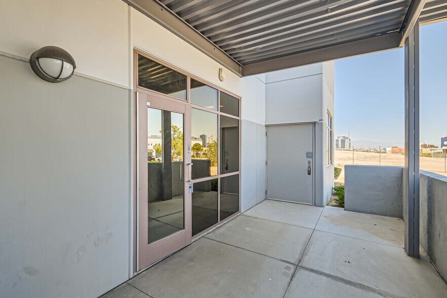More Photos Of 5165 Rousso Rd, Las Vegas Distribution For Lease