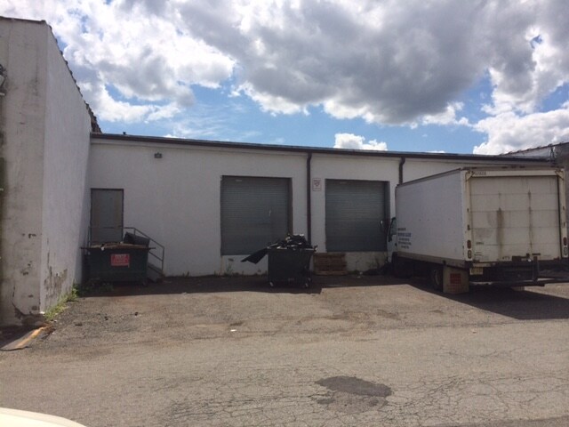 More Photos Of 80 Saddle River Rd, South Hackensack Warehouse For Lease