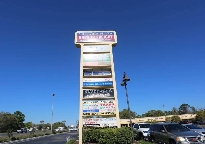 More Photos Of 921 W Orange Blossom Trl, Apopka General Retail For Lease