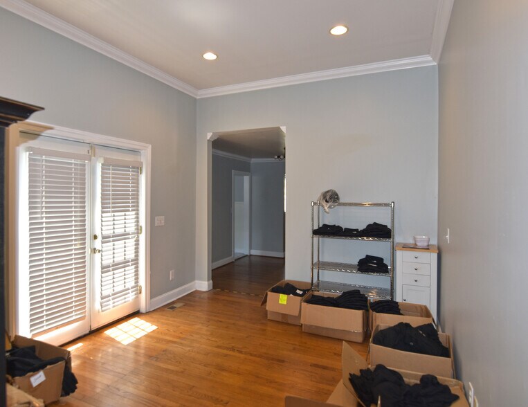 More Photos Of , Nashville Unknown For Sale