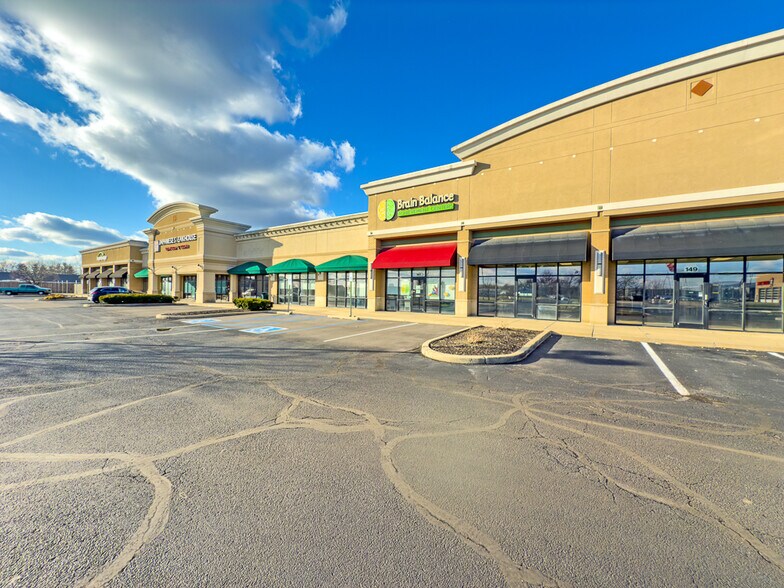 More Photos Of 160 Plainfield Village Dr, Plainfield General Retail For Sale