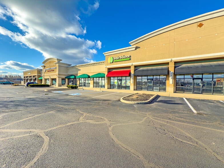 More Photos Of 160 Plainfield Village Dr, Plainfield General Retail For Sale