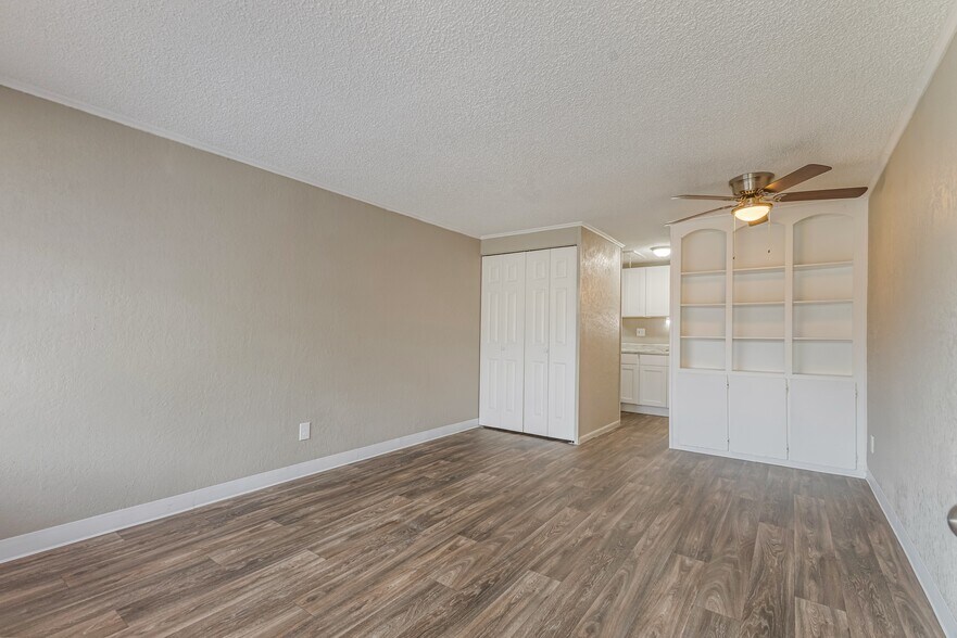 More Photos Of 1529 NE 39th Ave, Ocala Apartments For Sale