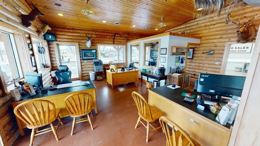 More Photos Of 115 N 6th St, Monticello General Retail For Sale