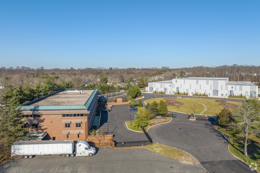 More Photos Of 101 Channel Dr, Port Washington Office For Lease