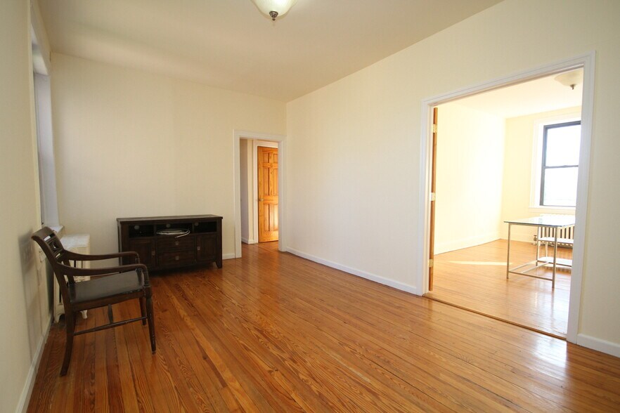 More Photos Of 4021 61st St, Woodside Apartments For Sale