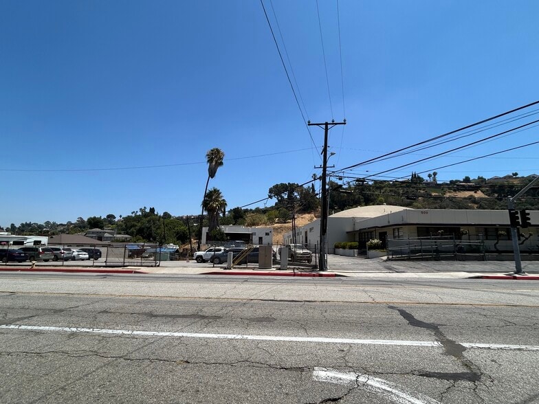 More Photos Of 500 Monterey Pass Rd, Monterey Park Warehouse For Lease