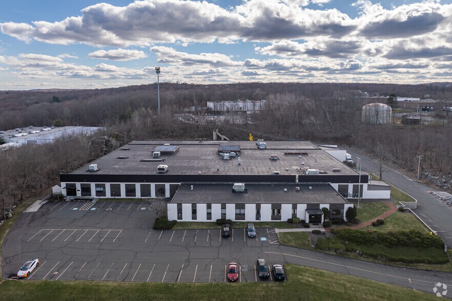 More Photos Of 562 Captain Neville Dr, Waterbury Manufacturing For Lease