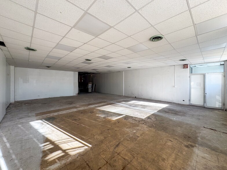 More Photos Of 65-35 Queens Blvd, Woodside Office For Lease